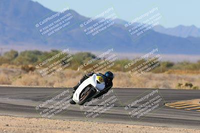 media/Nov-16-2024-CVMA (Sat) [[0e4bb1f32f]]/Race 9-Amateur Supersport Middleweight/